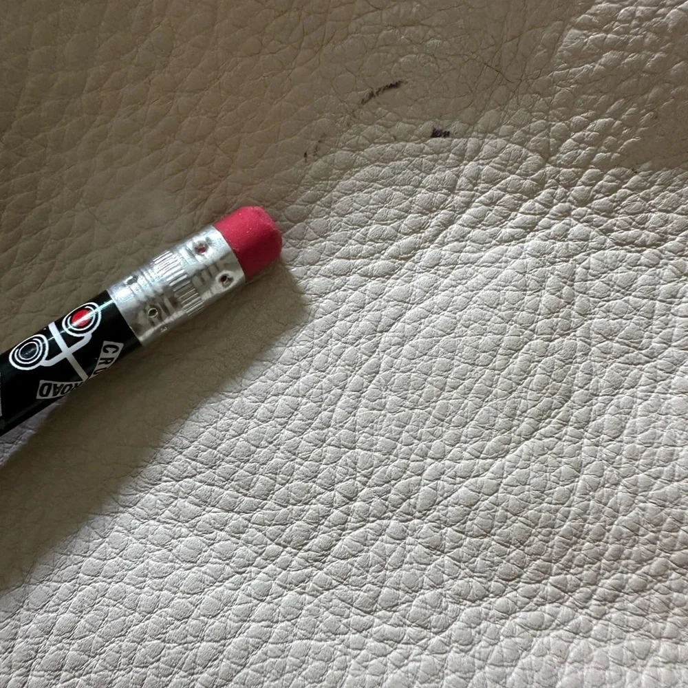 White pebbled leather Charles Jourdan purse - Picture 11 of 13